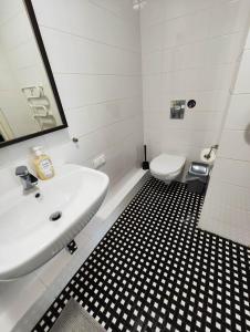 Koupelna v ubytování Apartamenty Duo