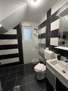 Ένα μπάνιο στο Alio Guest House +36 φωτογραφίες