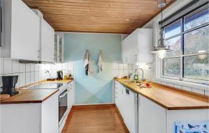 Kuchyň nebo kuchyňský kout v ubytování Beautiful Home In Millinge With Kitchen + 18 fotografií