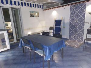 Фотография из галереи Levante - lovely flat with terrace & sea view в Майори