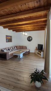 Posezení v ubytování Holiday home N&S + 37 fotografií