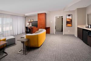 Kuchyň nebo kuchyňský kout v ubytování Courtyard by Marriott Tyler