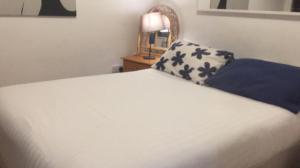 Cama o camas de una habitación en LondonRooms