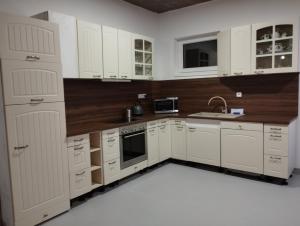 Kuchyňa alebo kuchynka v ubytovaní Apartmány Svatá