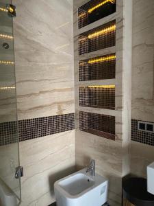 Kúpeľňa v ubytovaní Zimmer Room Trogir Kastela Split + 29 fotografií