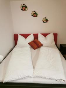 A bed or beds in a room at Studio Mario