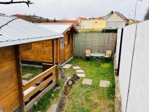 Сад в Chatky Daniel-Mikulov, a private campsite just for you