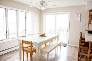 マナホーキンにあるBay Front Home - Watch the sun rise over LBI. Pier for Boat/Swim/SUP/Kayak/Crabのギャラリーの写真