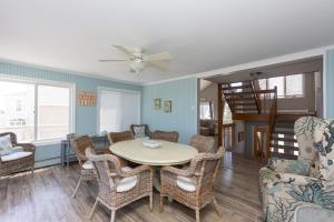 マナホーキンにあるBay Front Home - Watch the sun rise over LBI. Pier for Boat/Swim/SUP/Kayak/Crabのギャラリーの写真 +24枚の写真