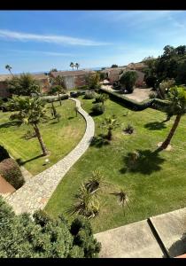 Vonkajšia záhrada v ubytovaní Corse Appartement Sognu di Mar Marine de Bravonne à Linguizzetta