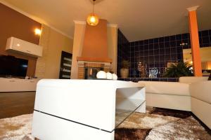 A seating area at Angel's Apartment