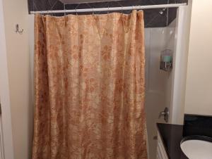 Afbeelding uit fotogalerij van Spacious riverfront with balcony Sheepscot Harbour Vacation Cub Studio #211 in Edgecomb +2 foto's