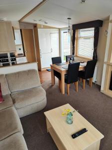 Billede fra billedgalleriet på Holiday home sleeps six i Poole