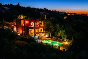 Bazén v ubytování Apartment Serenity with Private Pool Near the Beach nebo v jeho okolí