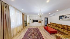 TV a/nebo společenská místnost v ubytování Aspar Boutique Hotel