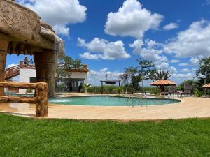 Swimmingpoolen hos eller tæt på Haras Paraíso do Atlântico