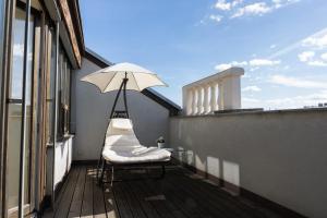 En balkong eller terrasse på 180m2 Penthouse, Luxury Apartment next to Karlskirche and Parking included