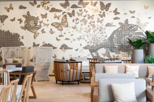 SILQ Hotel & Residence的休息区