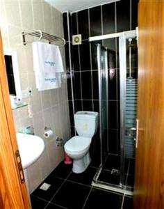 Koupelna v ubytování Şirin Hotel