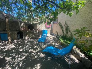 Vonkajšia záhrada v ubytovaní A l'ombre du figuier ! Maisonnette jardin / parking / proche mer
