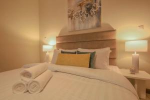 Postel nebo postele na pokoji v ubytování Stunning 1 Bed in Sulafa Tower