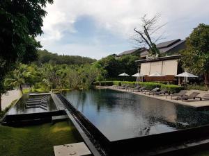 Swimming pool sa o malapit sa 53ft Sailing Yacht PHUKET Family Sailing adventure