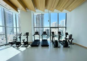 Fitness centrum a/nebo fitness zařízení v ubytování Splendid 3BR/Stella Maris/Dubai Marina/Rich Stay