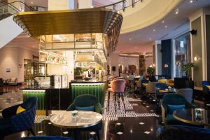 Khu vực ghế ngồi tại Melia Hanoi