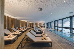 Hồ bơi trong/gần Alpenhotel Montafon & SPA