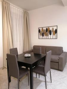 A seating area at Vatican Walls Apartment