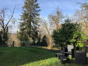 Charmant gîte en Périgord vert 야외 정원