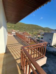 Balkón nebo terasa v ubytování Laki's House Οροφοδιαμέρισμα με σοφίτα
