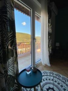 Nespecifikovaný výhled na hory nebo výhled na hory při pohledu z apartmánu