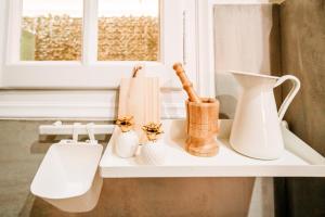 Fotografie z fotogalerie ubytování Melos House - Charming Apartment with Jacuzzi in the Heart of the City Perfect for Memorable Summer Experiences By Villa Mana Gers v destinaci Zakynthos Town