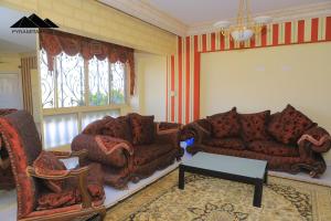 Istumisnurk majutusasutuses Pyramita Hotel
