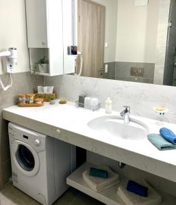 Fotografia z galérie ubytovania Atrium Apartman Hévíz mit Panoramaterrasse und Tiefgarage v destinácii Hévíz