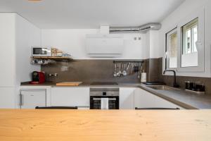 A kitchen or kitchenette at Kaixo