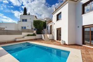 The swimming pool at or close to Luxurious villa with pool in La Cala by Costarentals - Ref 53