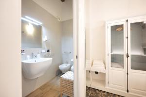 A bathroom at Dimora San Giuseppe