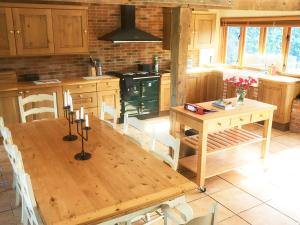 Kuchyň nebo kuchyňský kout v ubytování The Coach House Barn - Valley Farm