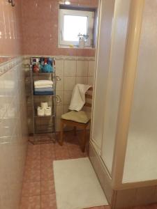 A bathroom at Arielle Panzió