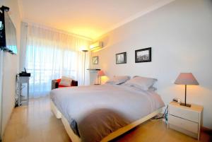 Zdjęcie z galerii obiektu Croisette Immo Moderne 2 Chambres 2SDB Proche rue d'antibes w Cannes