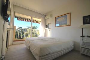 Zdjęcie z galerii obiektu Croisette Immo Moderne 2 Chambres 2SDB Proche rue d'antibes w Cannes
