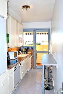 Zdjęcie z galerii obiektu Croisette Immo Moderne 2 Chambres 2SDB Proche rue d'antibes w Cannes
