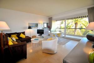 Zdjęcie z galerii obiektu Croisette Immo Moderne 2 Chambres 2SDB Proche rue d'antibes w Cannes