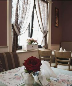 Posezení v ubytování Hotel and Restaurant Velure