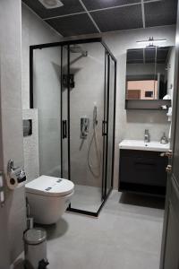 A bathroom at SAR-PER Hotel