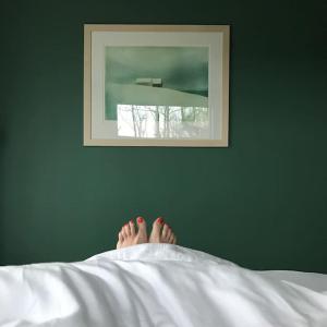 Postel nebo postele na pokoji v ubytování Villa Hegge - Design Cabin with fab view