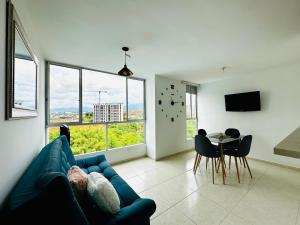 Зона вітальні в Hermoso apartamento pereira con parking y piscina