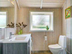 Koupelna v ubytování Holiday Home Blagica - 300m to the inlet in Sealand by Interhome